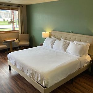 פרנץ' ליק Valley Inn And Suites Exterior photo