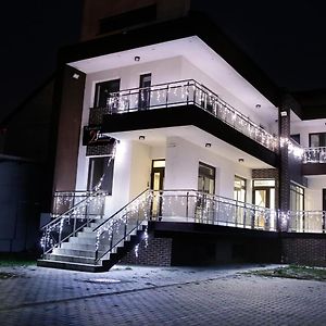 מלון Focşani 2Family Exterior photo