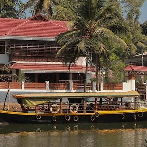 Alappuzha Riverbliss Holiday Home Exterior photo