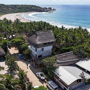 מלון פוארטו אסקונדידו Bikini Beach House Exterior photo