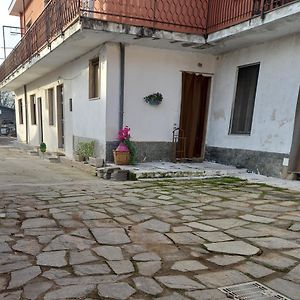 גאלארטה Il Cortile Dei 3 Camera Matrimoniale Exterior photo