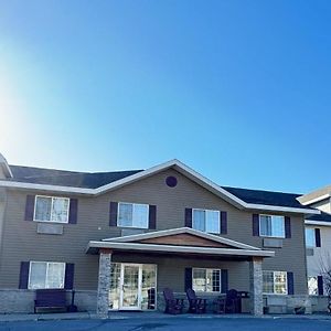 Lanesboro Country Trails Inn &Suites Exterior photo