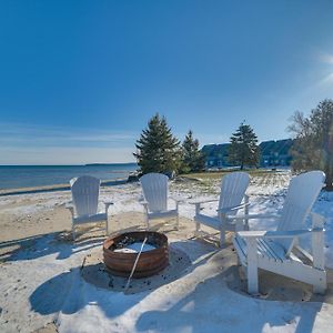 Evergreen Shores St Ignace Cottage With Deck And Beach On Lake Huron! Exterior photo