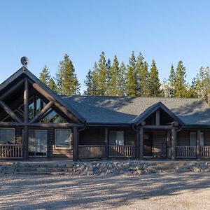 הוילה ואלמונט The Golden Eagle Cabin Exterior photo