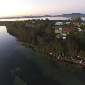 Tiona Wallis Lake Retreat-Between The Ocean And The Lake Exterior photo