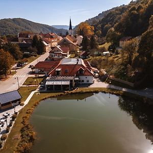 פודצ'טרטק Kozjanski Dvor Exterior photo