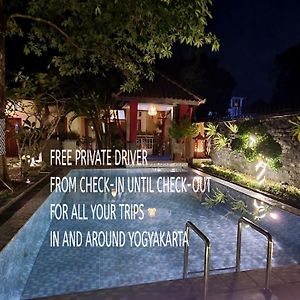 יוגיאקרטה Private Pool Villa Rosseno Including Car&Driver Exterior photo