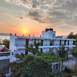 Mbita White Stone Beach Resort Exterior photo