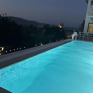 Ula Gemutliche Villa Mit Pool, Extravagant, Luxurios Exterior photo