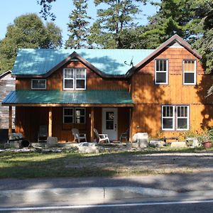 Providence Bay 4 Bedroom Cottage On Manitoulin Island Next To Sand Beaches! Exterior photo