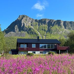 Laupstad Lofoten Red Villa Exterior photo