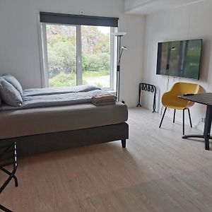 Lofoten Studio Apartment, Vestermyrveien 11 סבולבאר Exterior photo