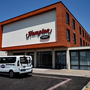 מלון בלנאק Hampton By Hilton Toulouse Airport Exterior photo