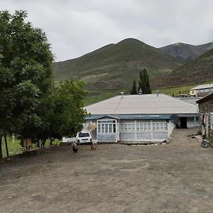 מלון Xinaliq Qonaq Evi Exterior photo