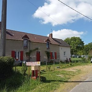 לינה וארוחת בוקר Feusines Studio Les Pourettes Exterior photo