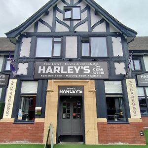 צ'סטרפילד Harleys Inn Exterior photo