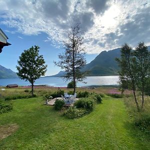 הוילה סבולבאר Unique And Charming House At The Foot Of Lofoten'S Highest Mountain Exterior photo