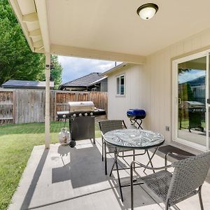 Pet-Friendly Medford Vacation Rental With Yard! Exterior photo