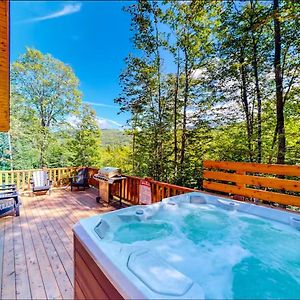 Carrabassett Valley Scoot Cabin - Dogs Welcome! Exterior photo