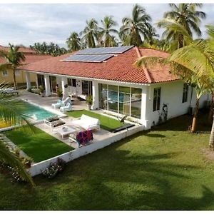 Cabrera Casa Carey Lajas Pty Exclusive Beachfront Villa Exterior photo