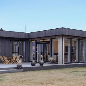 Svenevik Lovely Home In Lindesnes With Kitchen Exterior photo