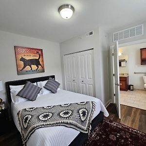 שמפיין One Bedroom Partment At The Inman - 202 Exterior photo