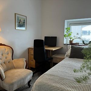 נאקה The Favorite Room In A Shared Apartment Exterior photo