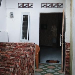 פאלמבאנג Home Stay & Kost Syariah Sony Ca E.15 Exterior photo