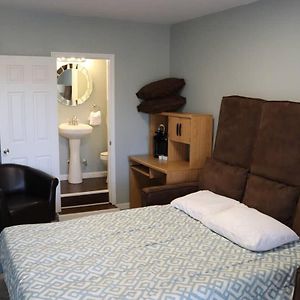 Cozy Room Near Downtown Hendersonville הנדרסונוויל Exterior photo