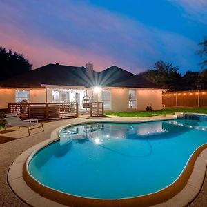 נורת' ריצ'לנד הילס Boho Chic Home W Backyard Paradise - Pool + Grill Exterior photo