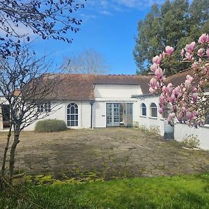 גילדפורד English Farmhouse Cottage Exterior photo