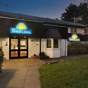 Days Inn Hotel פליט Exterior photo