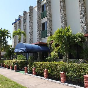 מיאמי Hotel Chateaubleau Exterior photo