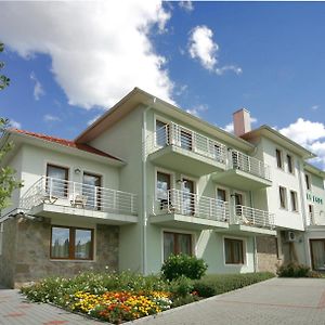 Veszprém Jade Hotel-Ezuesthid Hotel Exterior photo