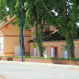 גותה Pension Am Ostbahnhof Exterior photo