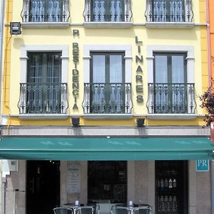 מלון ריבאדאו Hostal Linares Exterior photo