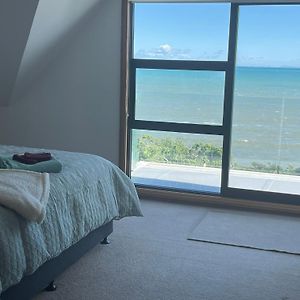 פאראפאראומו Absolute Beachfront Luxury Accommodation Exterior photo