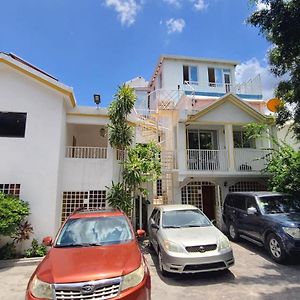 פורט-או-פרינס One Bedroom Suite In Peguy-Ville Exterior photo