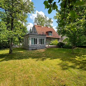 מלון טאלין Gustav Ernesaks- Kadriorg Exterior photo