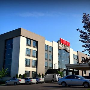 Grand Times Hotel - Aeroport De Quebec Exterior photo