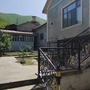 Şǝki Ilham Mustafa Houses Exterior photo