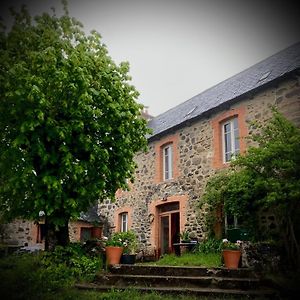 לינה וארוחת בוקר Saint-Chély-dʼAubrac Maison D'Hotes & Savonnerie De Bonnefon Exterior photo