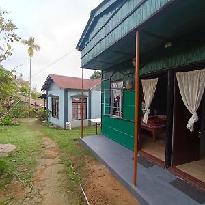 Mawlynnong Safi Home Stay Exterior photo
