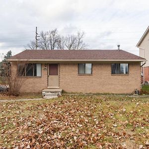 Cozy Home In 5-Star Livoniawestlandcanton Neighborhood Exterior photo