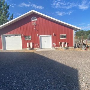 מלון Monroe Country Farmhouse Exterior photo