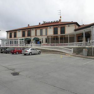 מלון Arévalo Hostal Las Fuentes Exterior photo