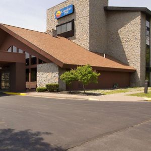 איסט סירקיוז Comfort Inn & Suites Syracuse-Carrier Circle Exterior photo