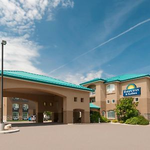 Days Inn & Suites By Wyndham ברנדון Exterior photo