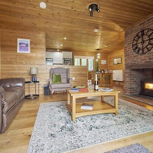 קרליסל Gadwall Lodge With Hot-Tub Exterior photo