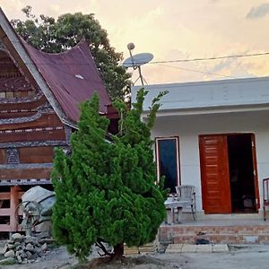 Pangururan Buhit Guest House Samosir Exterior photo